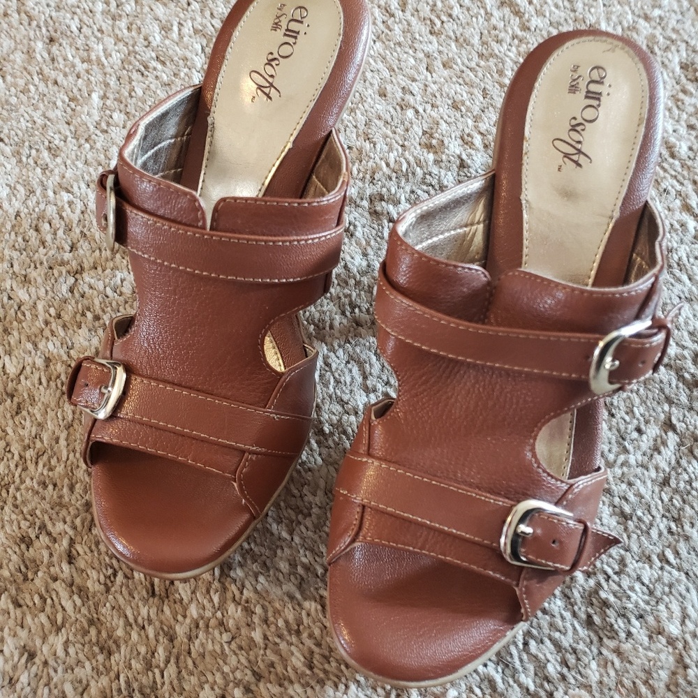 Brown leather heel sandals